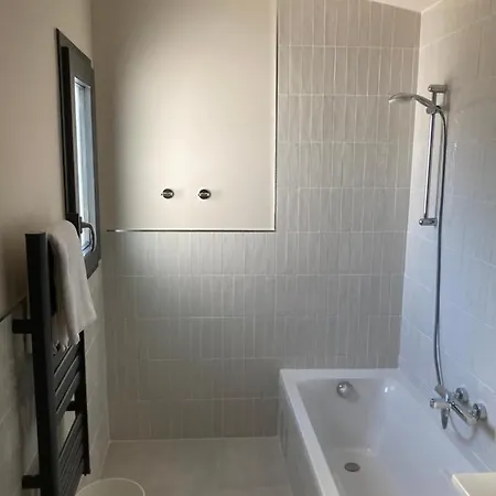 Maison Pieds Dans L Eau Avec Piscine Et Clim *