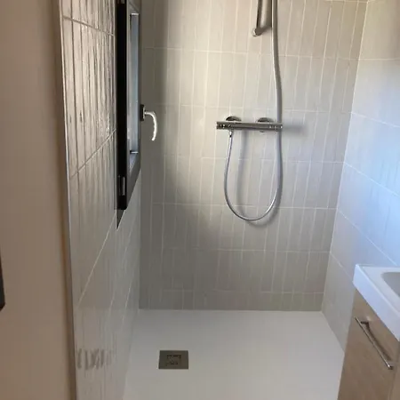 Maison Pieds Dans L Eau Avec Piscine Et Clim Semesterbostad *