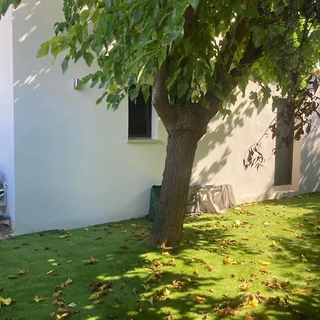 Maison Pieds Dans L Eau Avec Piscine Et Clim Holiday home *
