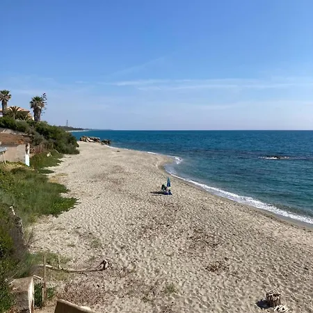Holiday home Maison Pieds Dans L Eau Avec Piscine Et Clim *