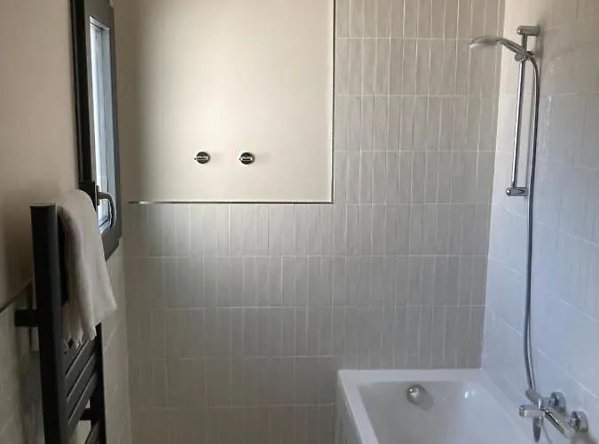 Maison Pieds Dans L Eau Avec Piscine Et Clim *