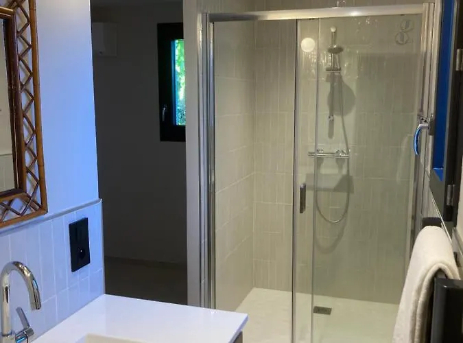 Casa vacanze Maison Pieds Dans L Eau Avec Piscine Et Clim *