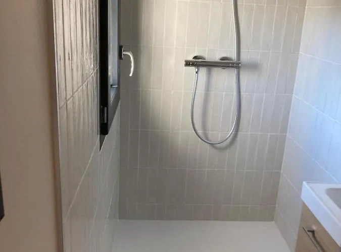 Maison Pieds Dans L Eau Avec Piscine Et Clim Дом отдыха *