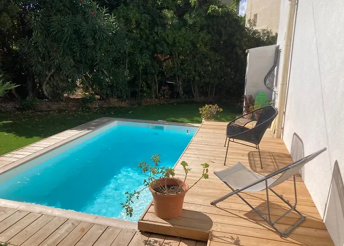 Maison Pieds Dans L Eau Avec Piscine Et Clim Дом отдыха Лингиццета