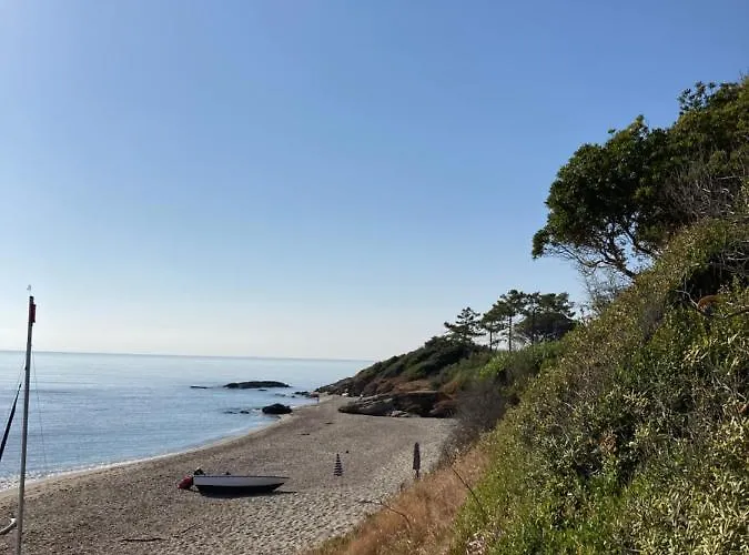 Maison Pieds Dans L Eau Avec Piscine Et Clim Dom wakacyjny Linguizzetta
