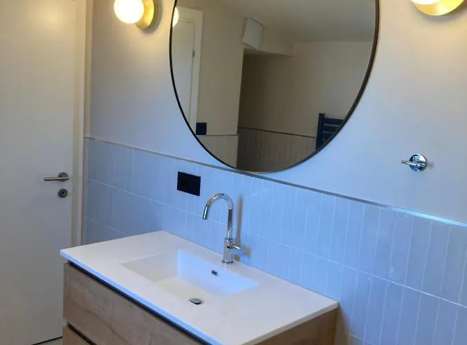 Maison Pieds Dans L Eau Avec Piscine Et Clim