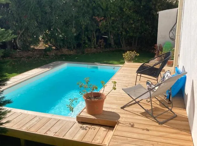 Maison Pieds Dans L Eau Avec Piscine Et Clim Дом отдыха *