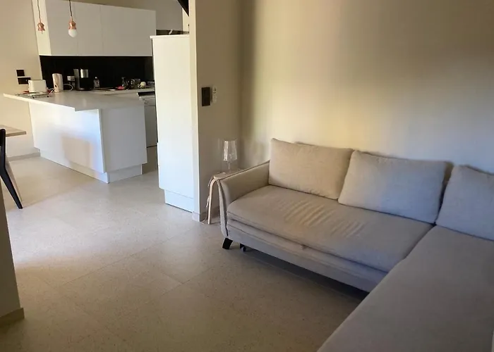 Maison Pieds Dans L Eau Avec Piscine Et Clim