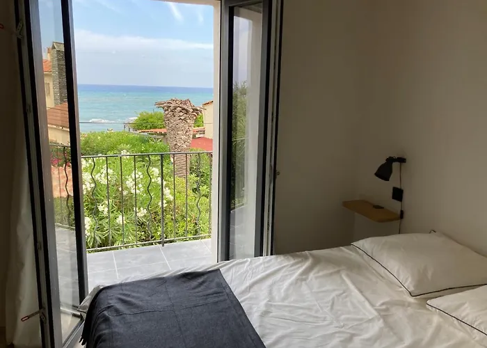 Maison Pieds Dans L Eau Avec Piscine Et Clim *